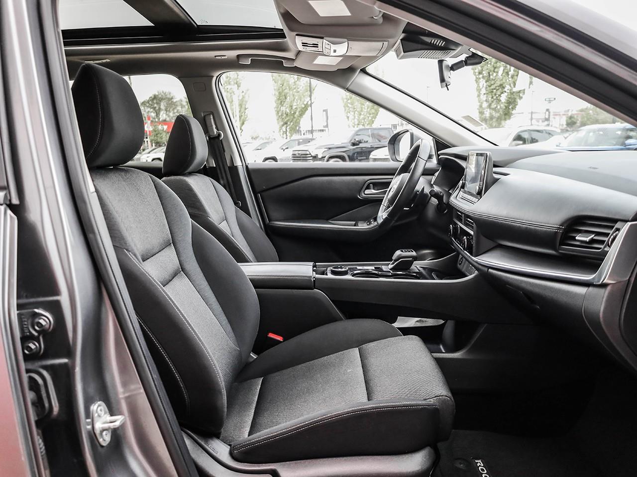 2024 Nissan Rogue SV MOONROOF Photo