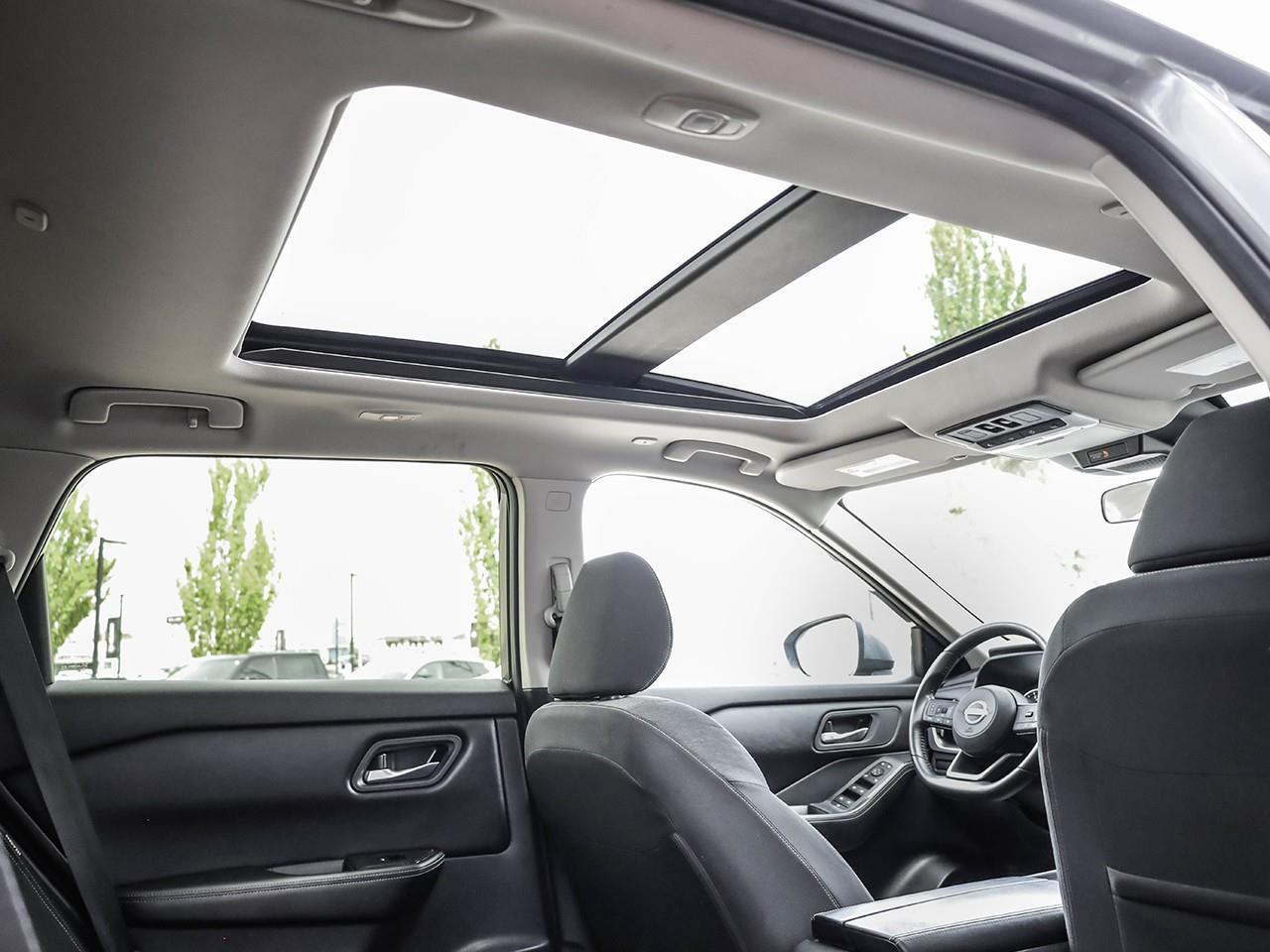 2024 Nissan Rogue SV MOONROOF Photo