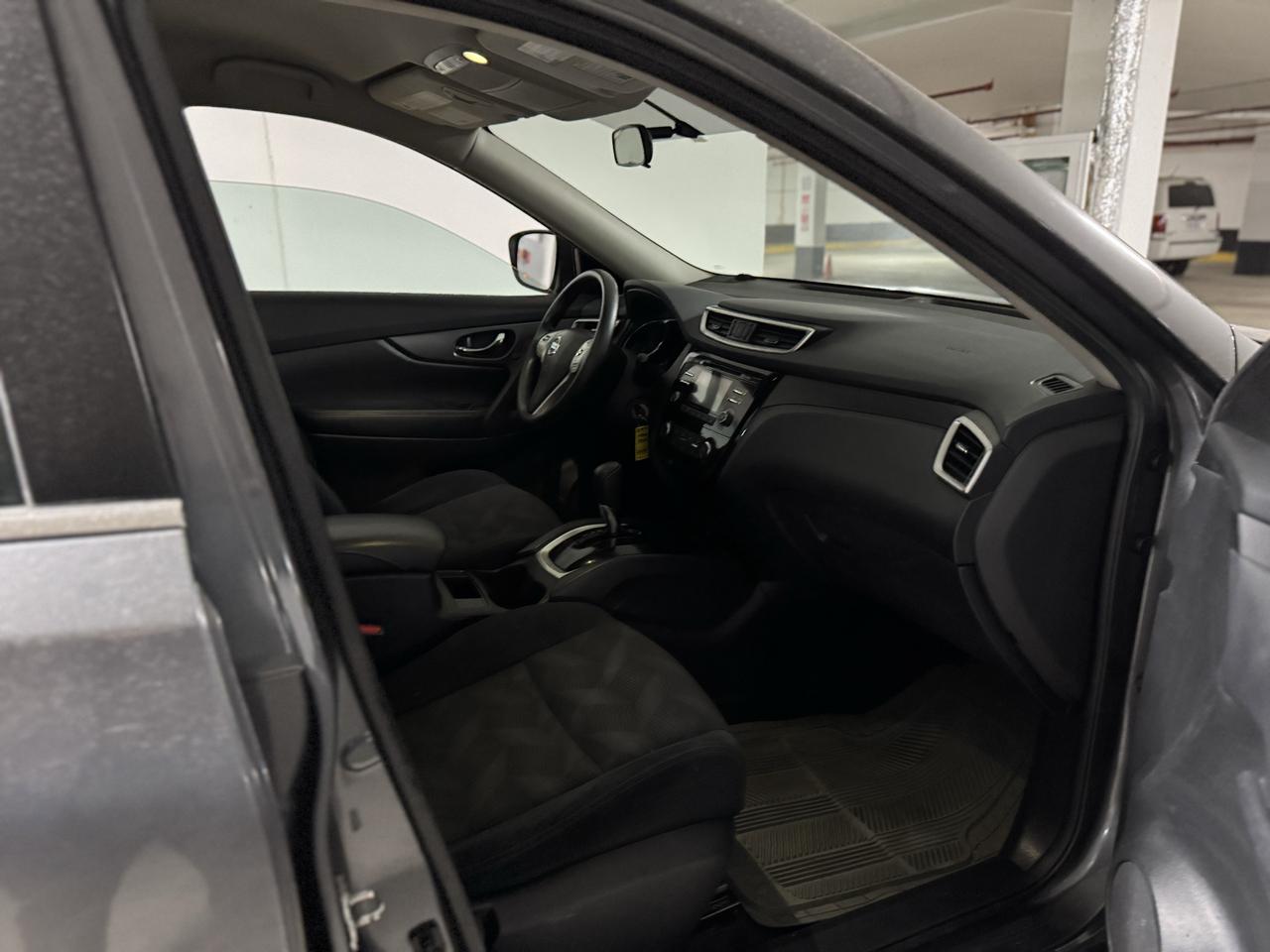 2015 Nissan Rogue S Photo
