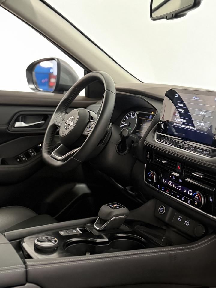 2023 Nissan Rogue AWD SL Photo