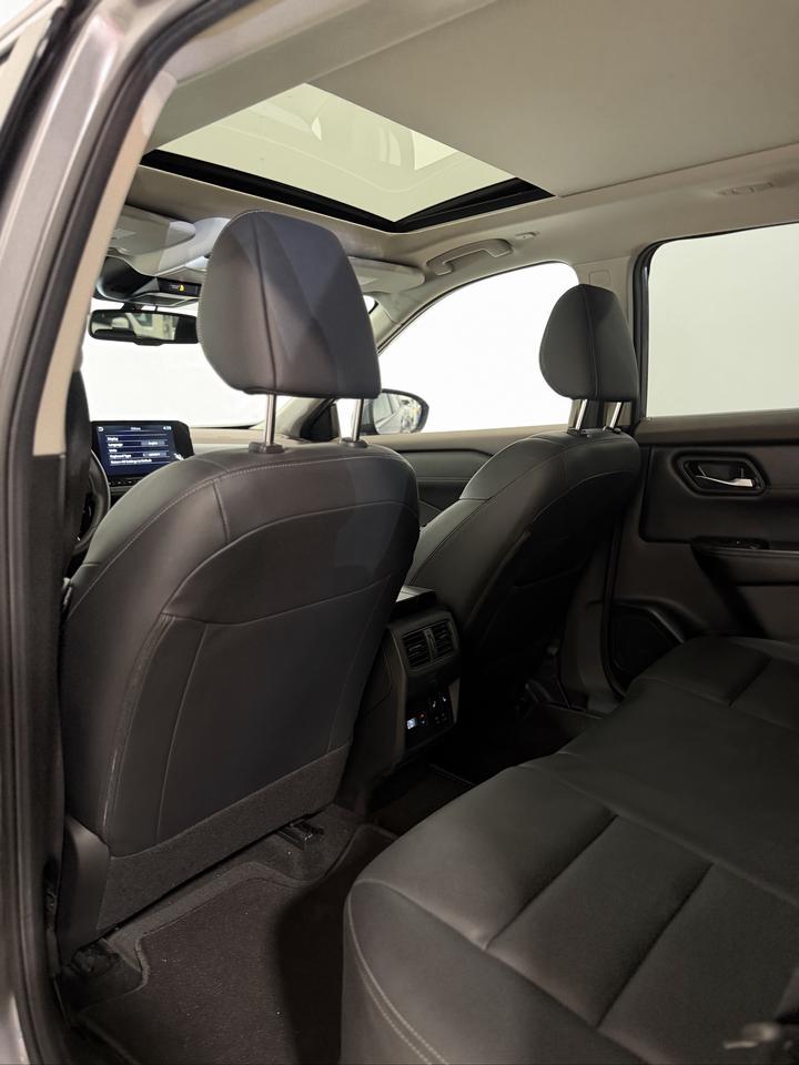 2023 Nissan Rogue AWD SL Photo