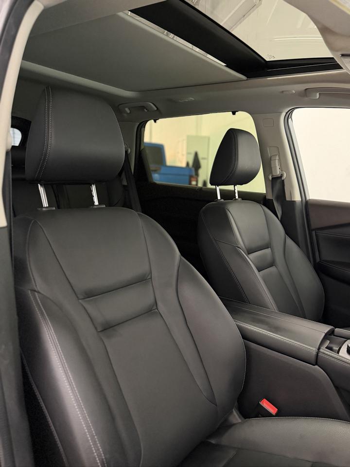 2023 Nissan Rogue AWD SL Photo