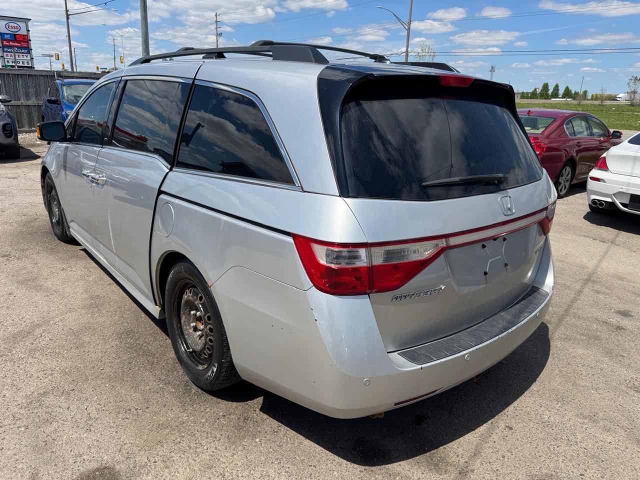 2012 Honda Odyssey AS IS, Touring, POWER STEERING ISSUE, RUNS GOOD Photo