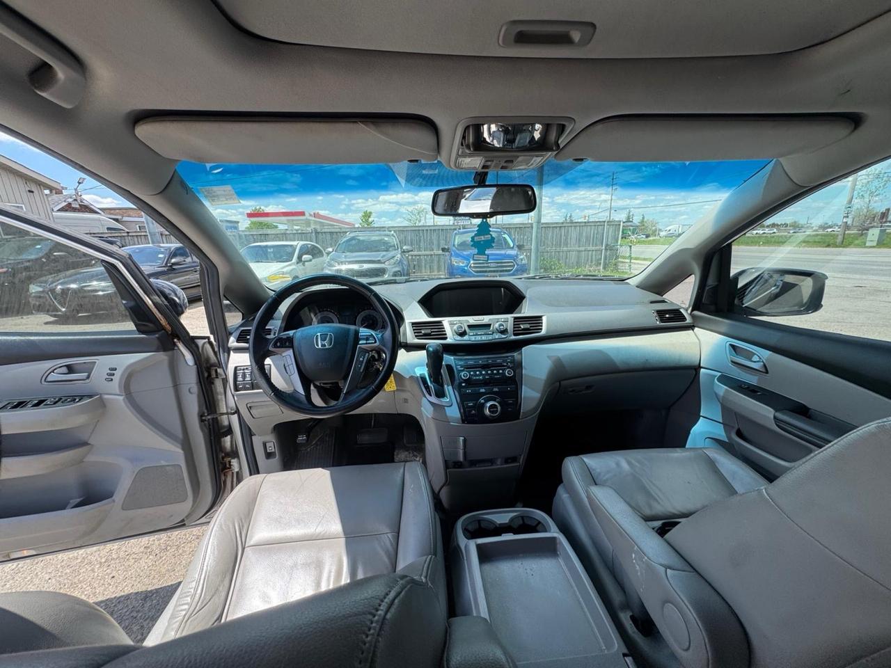 2012 Honda Odyssey AS IS, Touring, POWER STEERING ISSUE, RUNS GOOD Photo