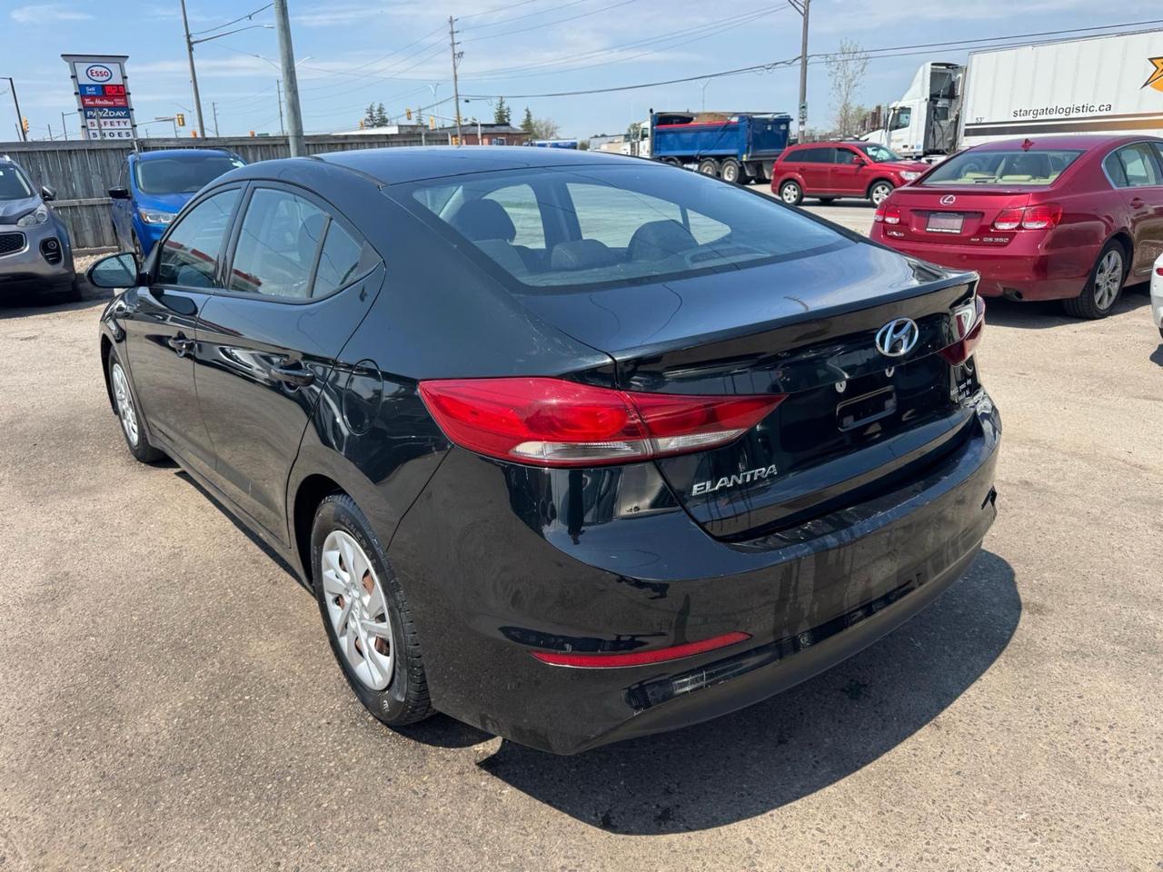 2017 Hyundai Elantra AS IS SPECIAL, LE, SEDAN, AUTO, 4 CYL Photo