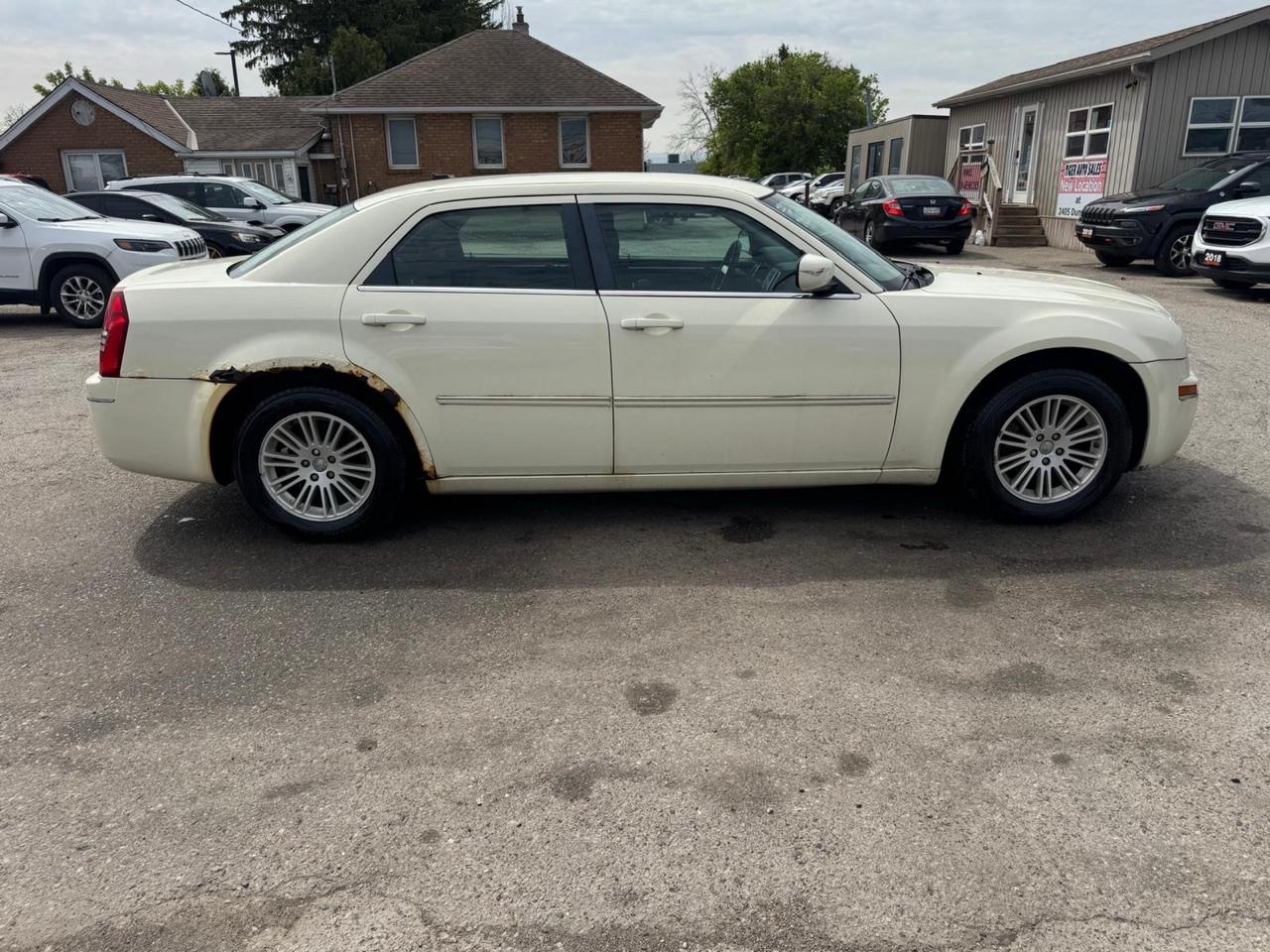2008 Chrysler 300 AS IS, WELL MAINTAINED, NO ACCIDENTS, HAS RUST Photo