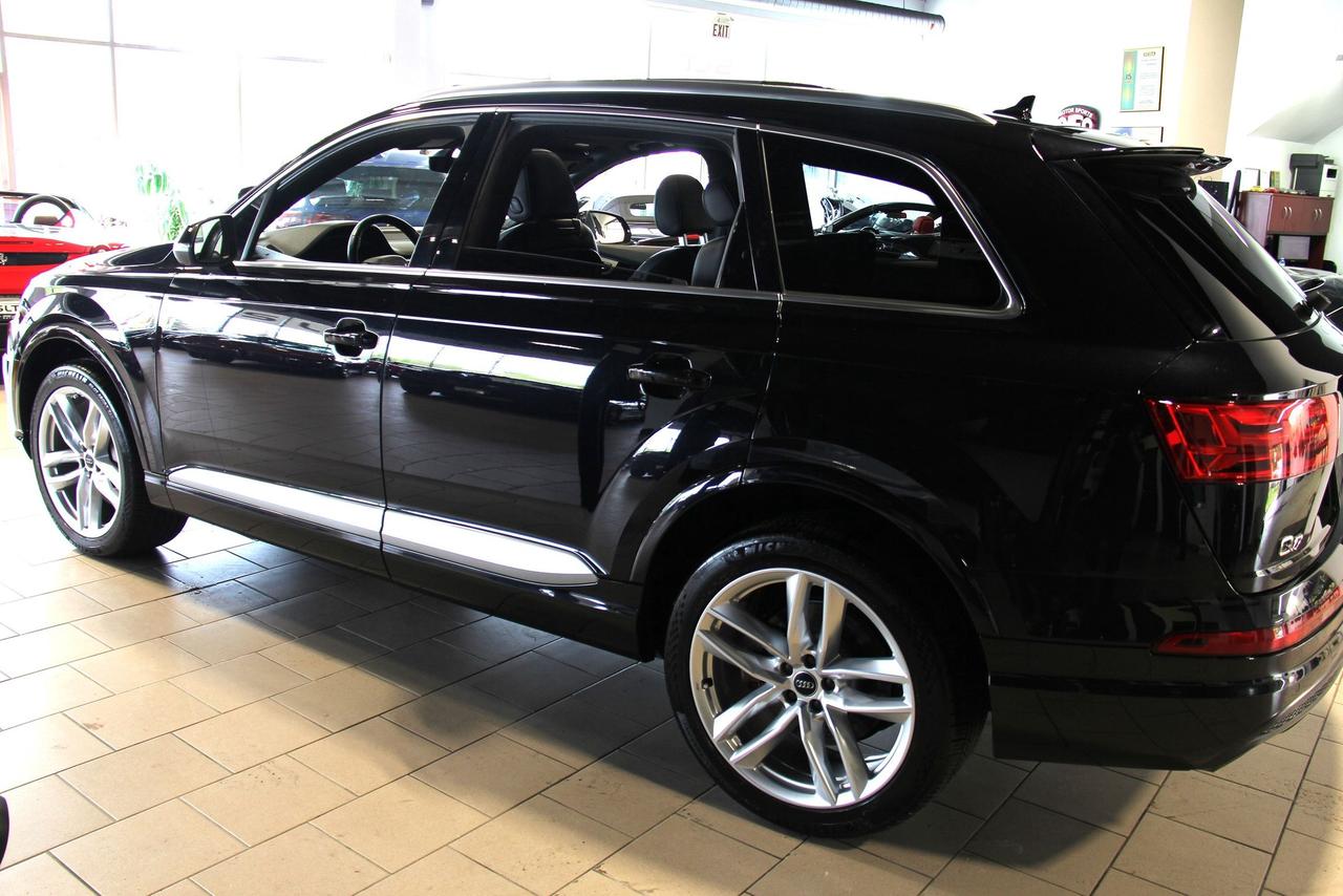 2017 Audi Q7 3.0T Technik S-Line Photo