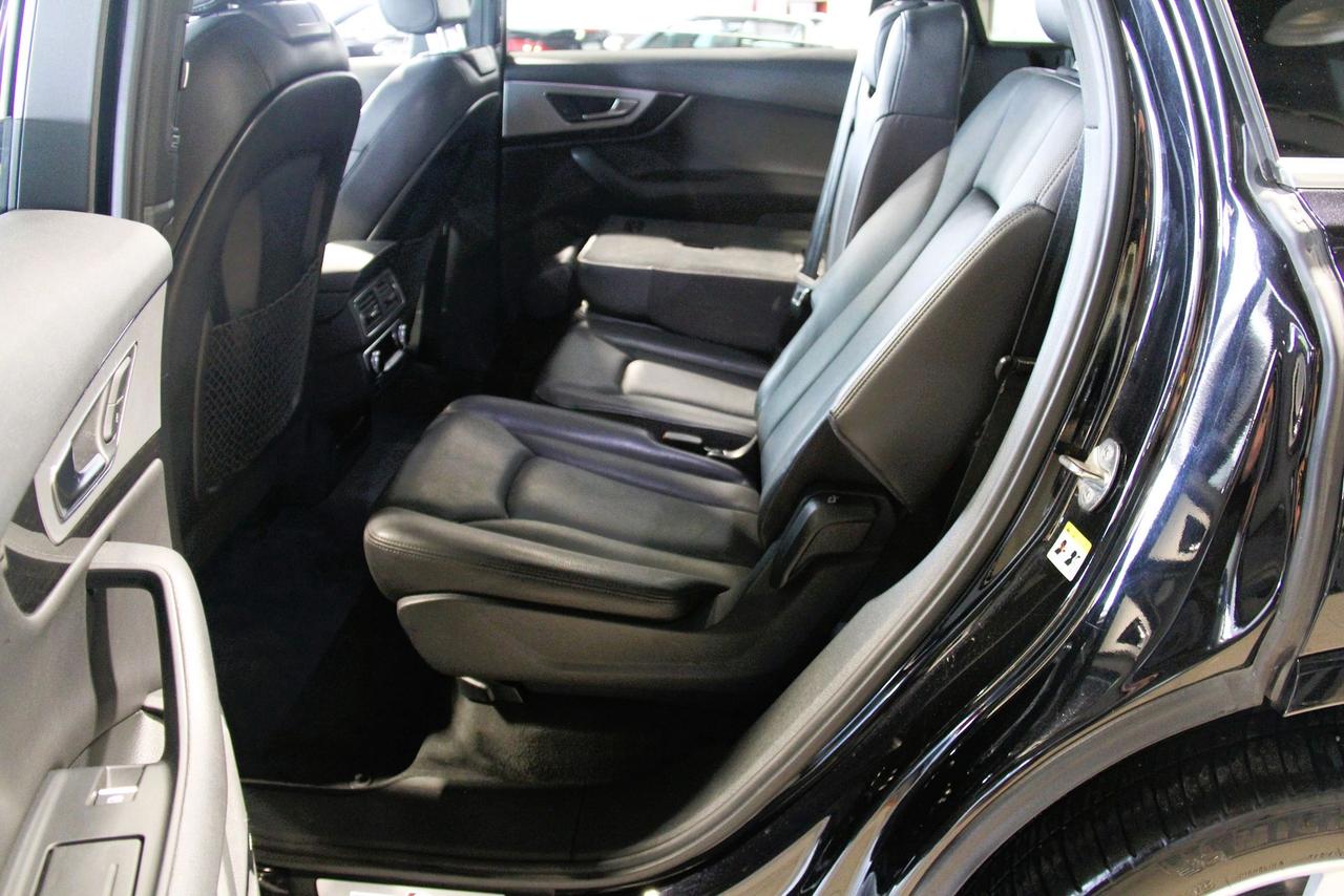 2017 Audi Q7 3.0T Technik S-Line Photo