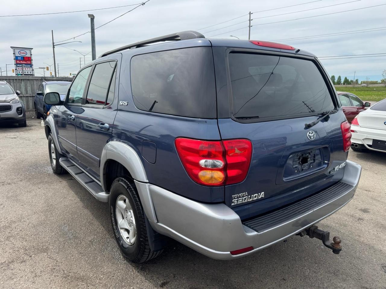 2001 Toyota Sequoia AS IS, SR5, WELL SERVICED, NO ACCIDENTS Photo