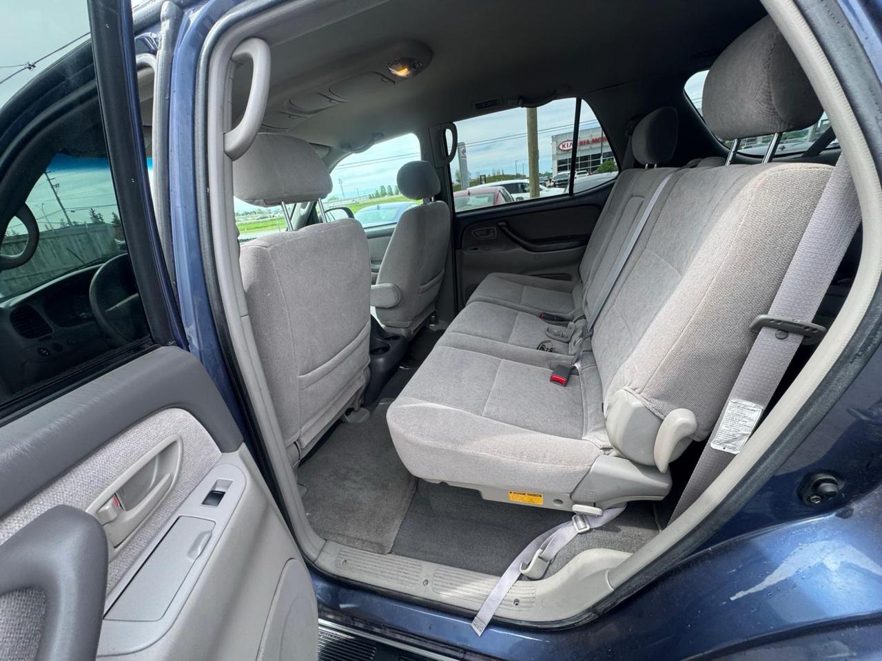 2001 Toyota Sequoia AS IS, SR5, WELL SERVICED, NO ACCIDENTS Photo