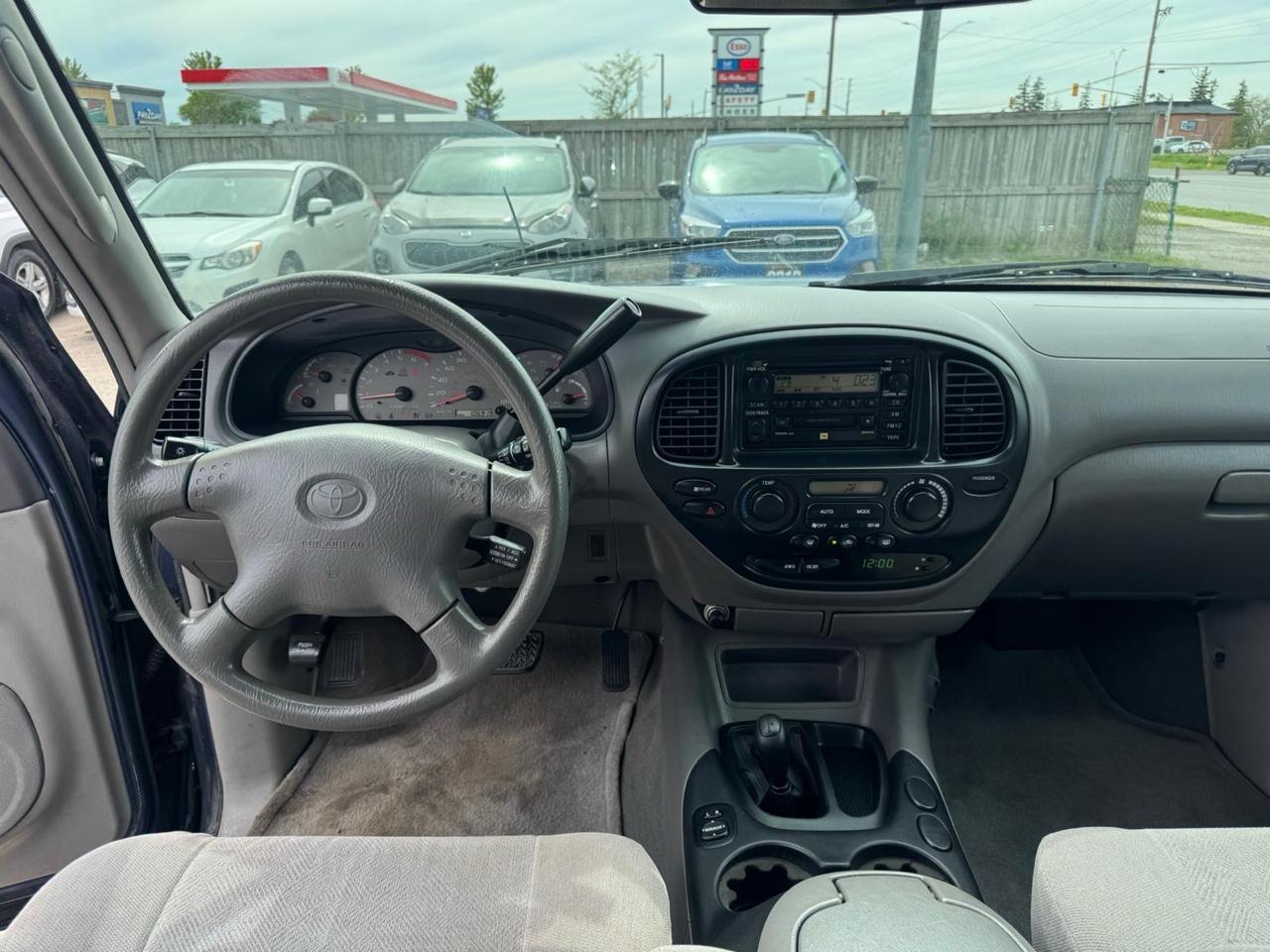 2001 Toyota Sequoia AS IS, SR5, WELL SERVICED, NO ACCIDENTS Photo