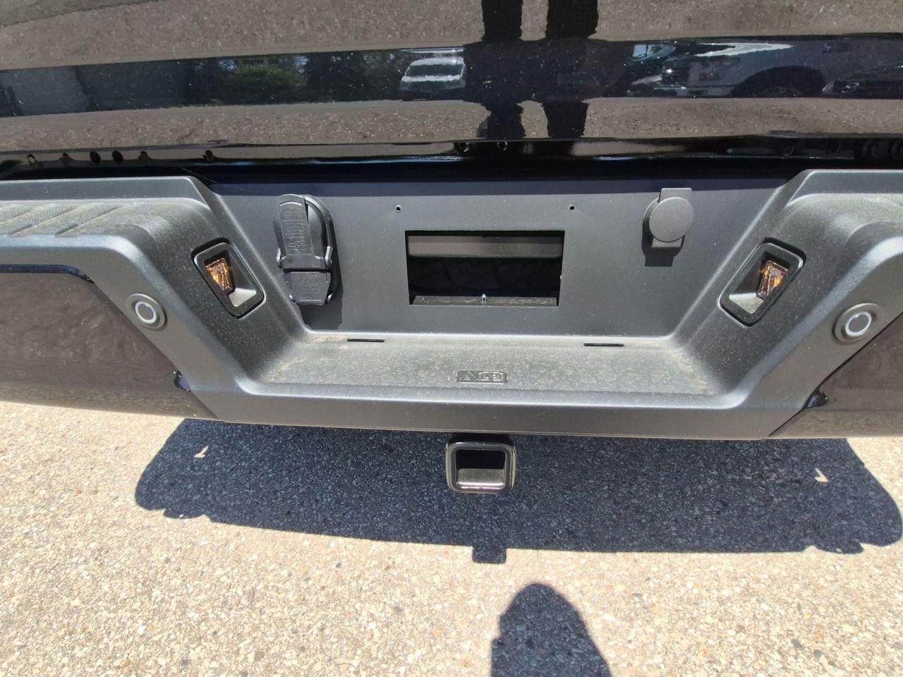 2026 Ford F-150 XLT, MOONROOF, TOW/HAUL PKG, BLACK APPEARANCE PKG Photo4