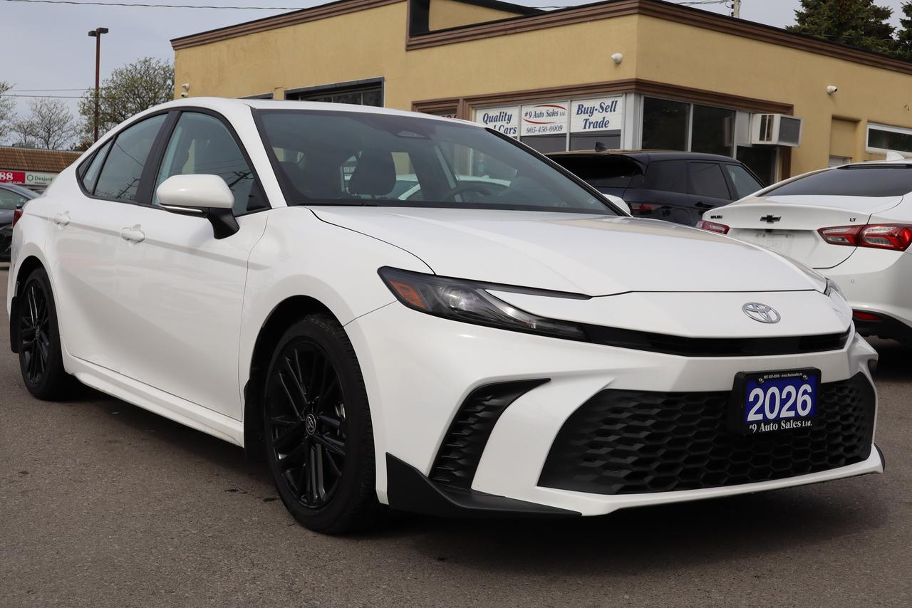 2026 Toyota Camry SE Hybrid