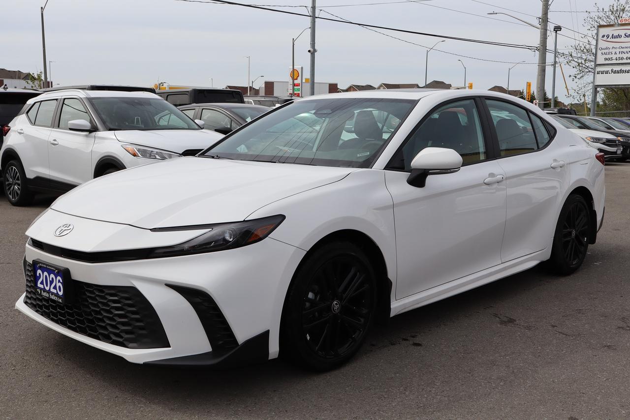 2026 Toyota Camry SE Hybrid Photo