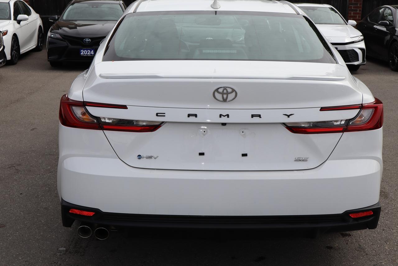 2026 Toyota Camry SE Hybrid Photo3