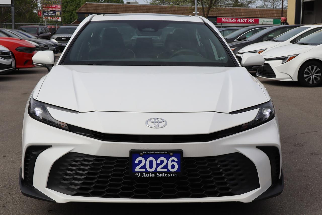 2026 Toyota Camry SE Hybrid Photo