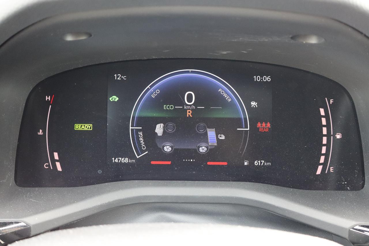 2026 Toyota Camry SE Hybrid Photo