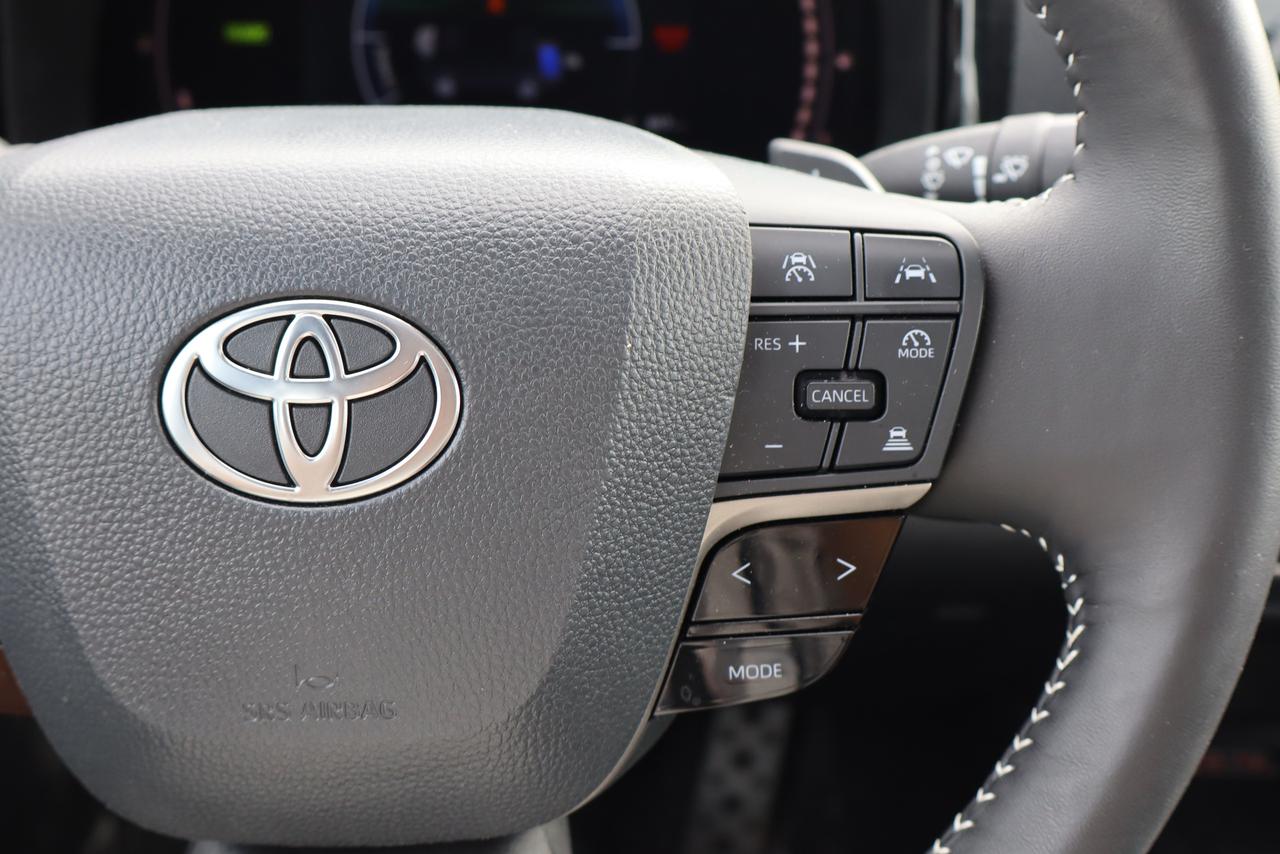 2026 Toyota Camry SE Hybrid Photo