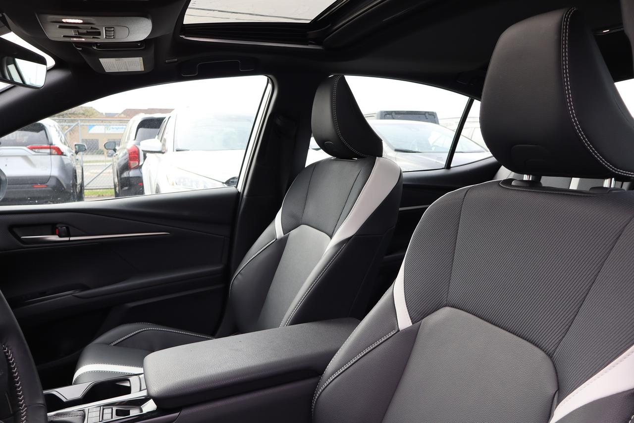2026 Toyota Camry SE Hybrid Photo