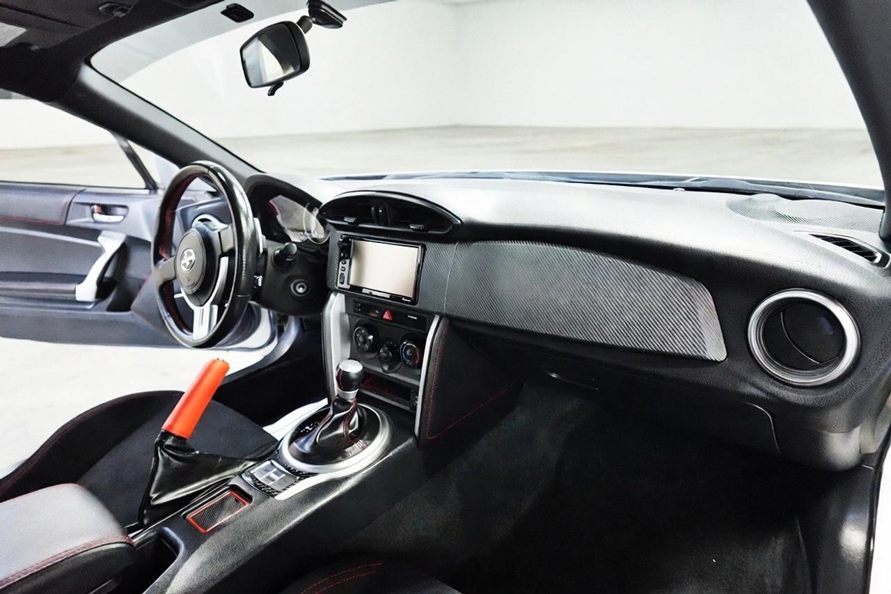 2016 Scion FR-S ONE OWNER.NO ACCIDENT,MINT CONDITION Photo