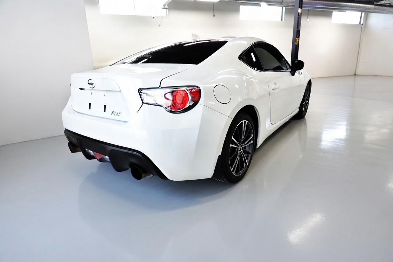 2016 Scion FR-S ONE OWNER.NO ACCIDENT,MINT CONDITION Photo