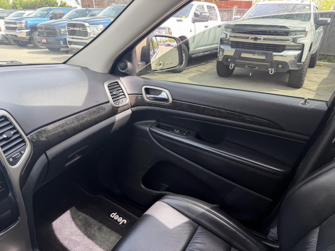 2011 Jeep Grand Cherokee Leather | Navi | One Owner Photo