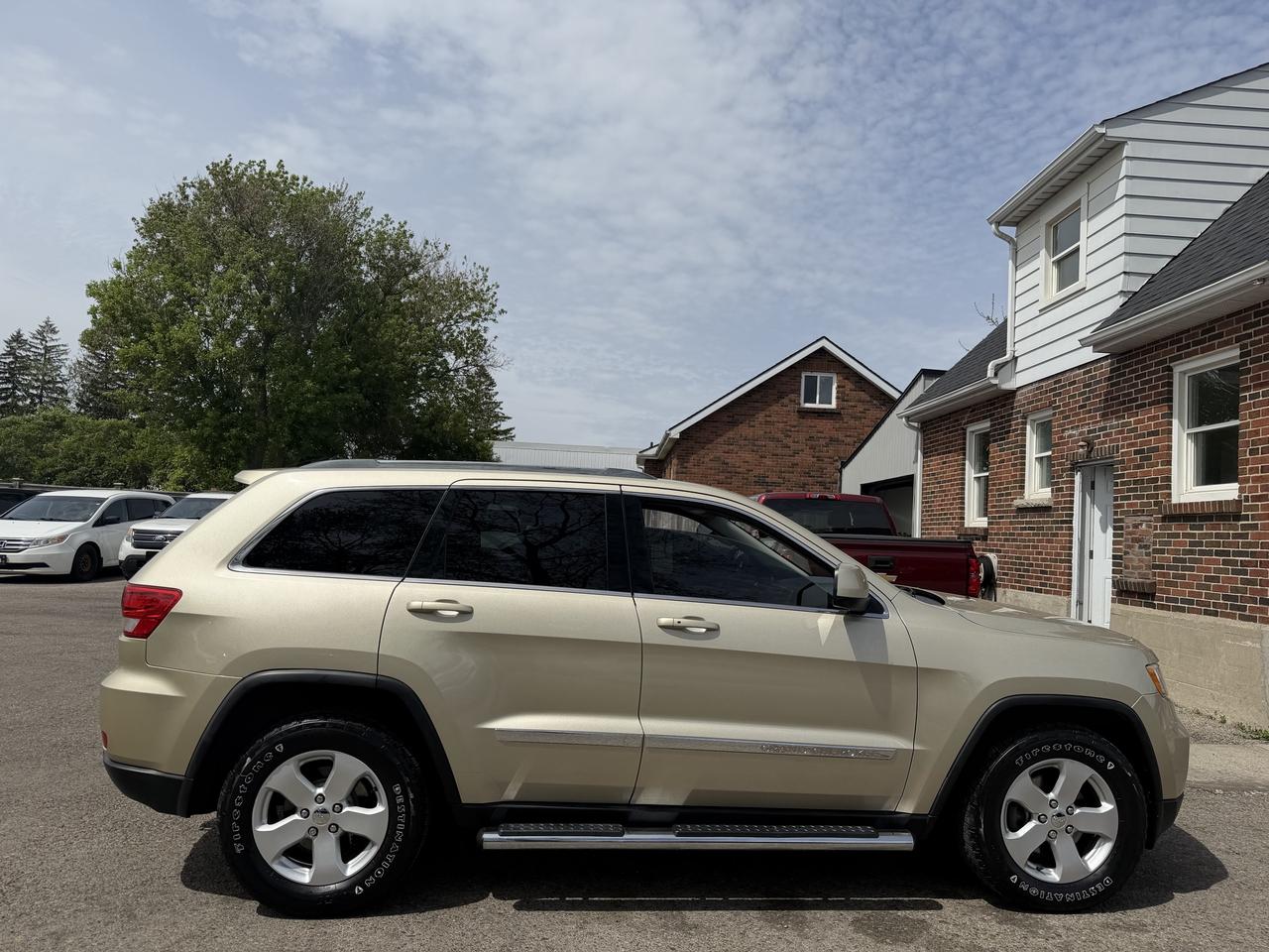 2011 Jeep Grand Cherokee Leather | Navi | One Owner Photo