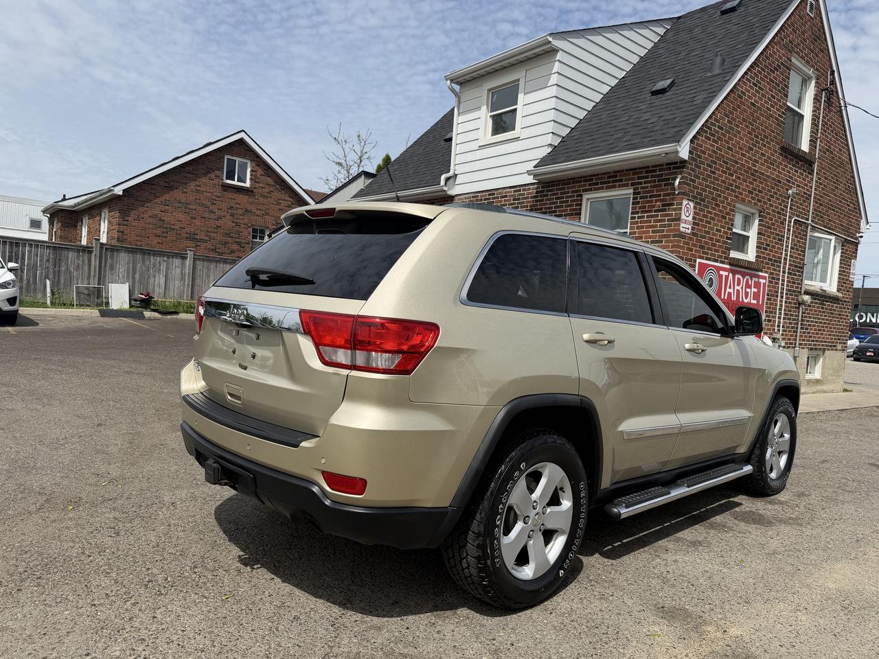 2011 Jeep Grand Cherokee Leather | Navi | One Owner Photo