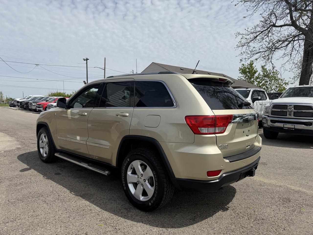 2011 Jeep Grand Cherokee Leather | Navi | One Owner Photo4