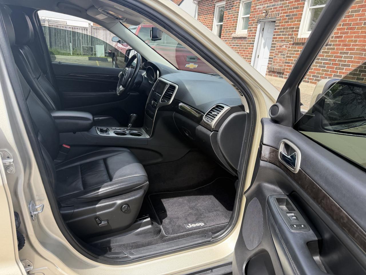 2011 Jeep Grand Cherokee Leather | Navi | One Owner Photo