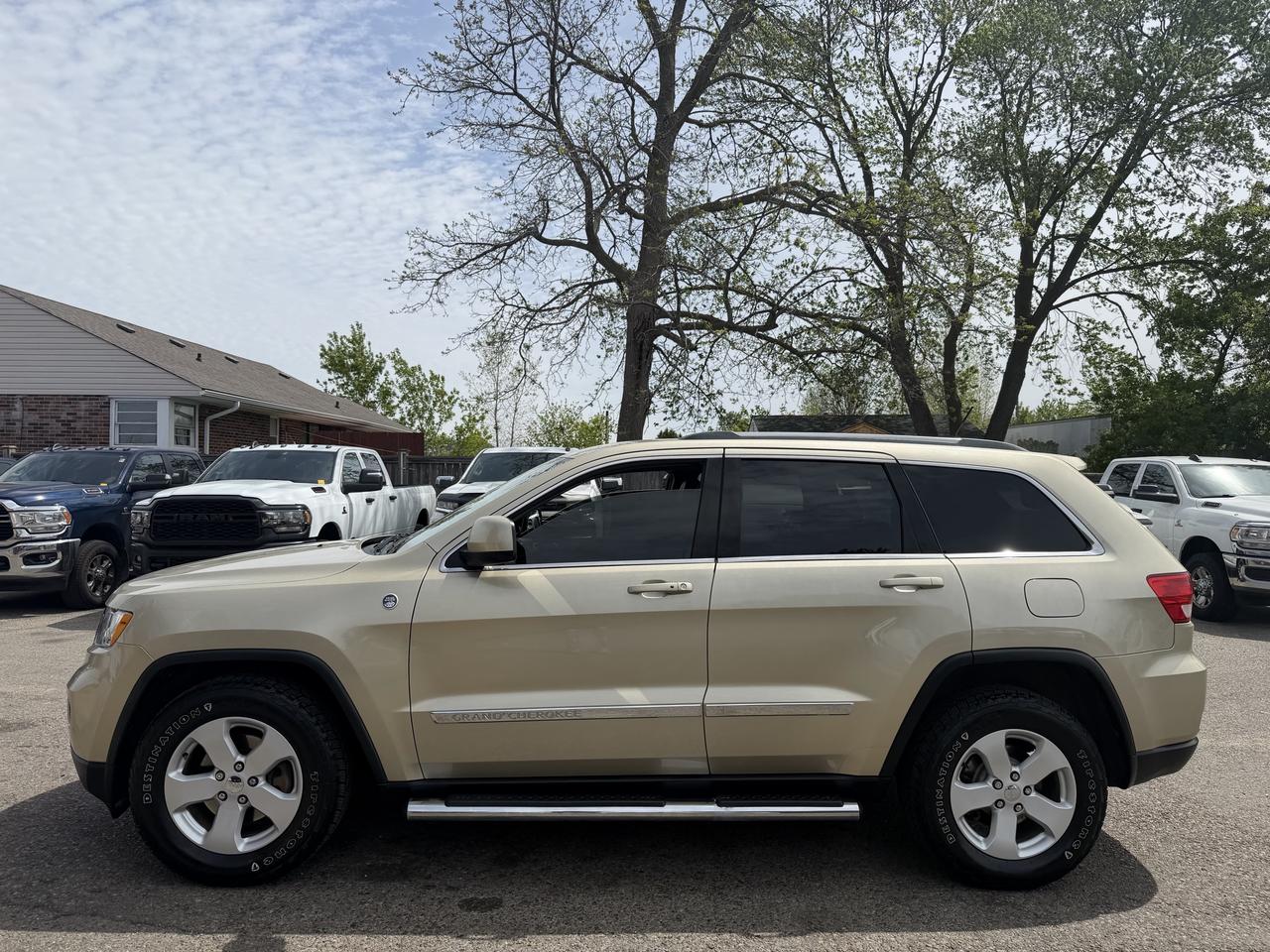 2011 Jeep Grand Cherokee Leather | Navi | One Owner Photo3