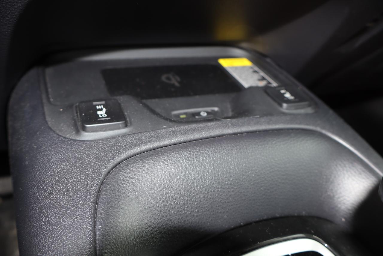 2025 Toyota Corolla LE Plus Sunroof Photo