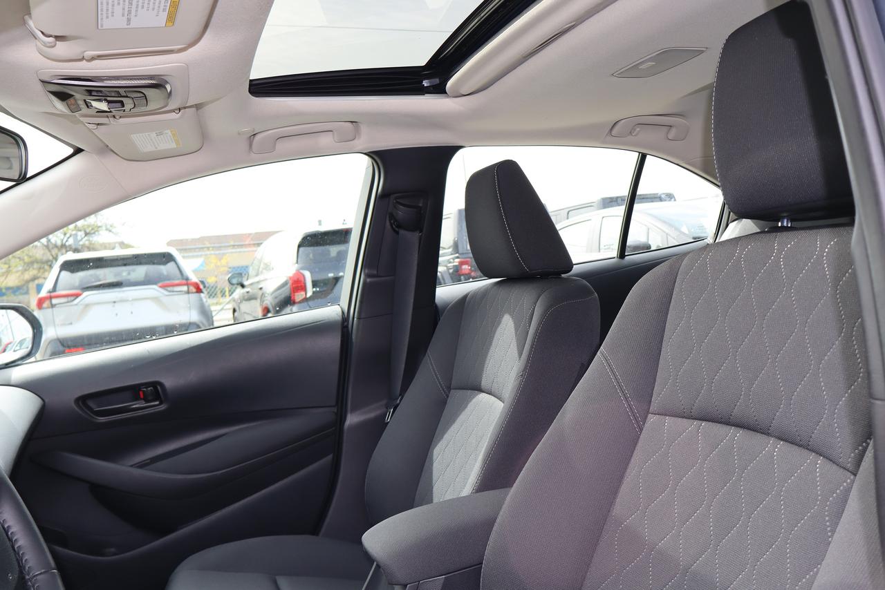 2025 Toyota Corolla LE Plus Sunroof Photo