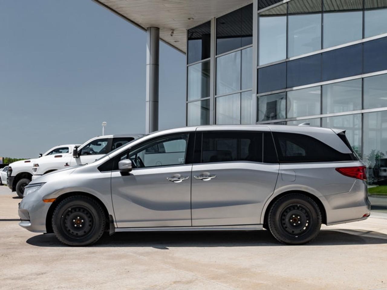 2022 Honda Odyssey Touring Photo4