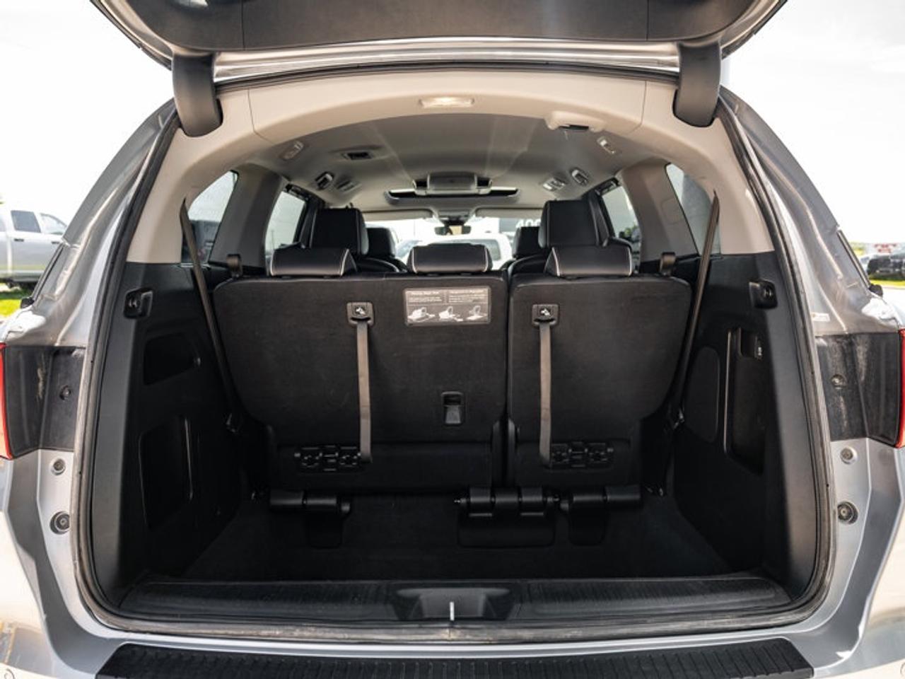 2022 Honda Odyssey Touring Photo