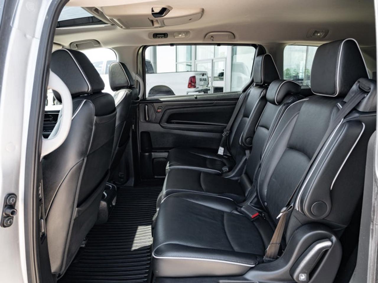 2022 Honda Odyssey Touring Photo