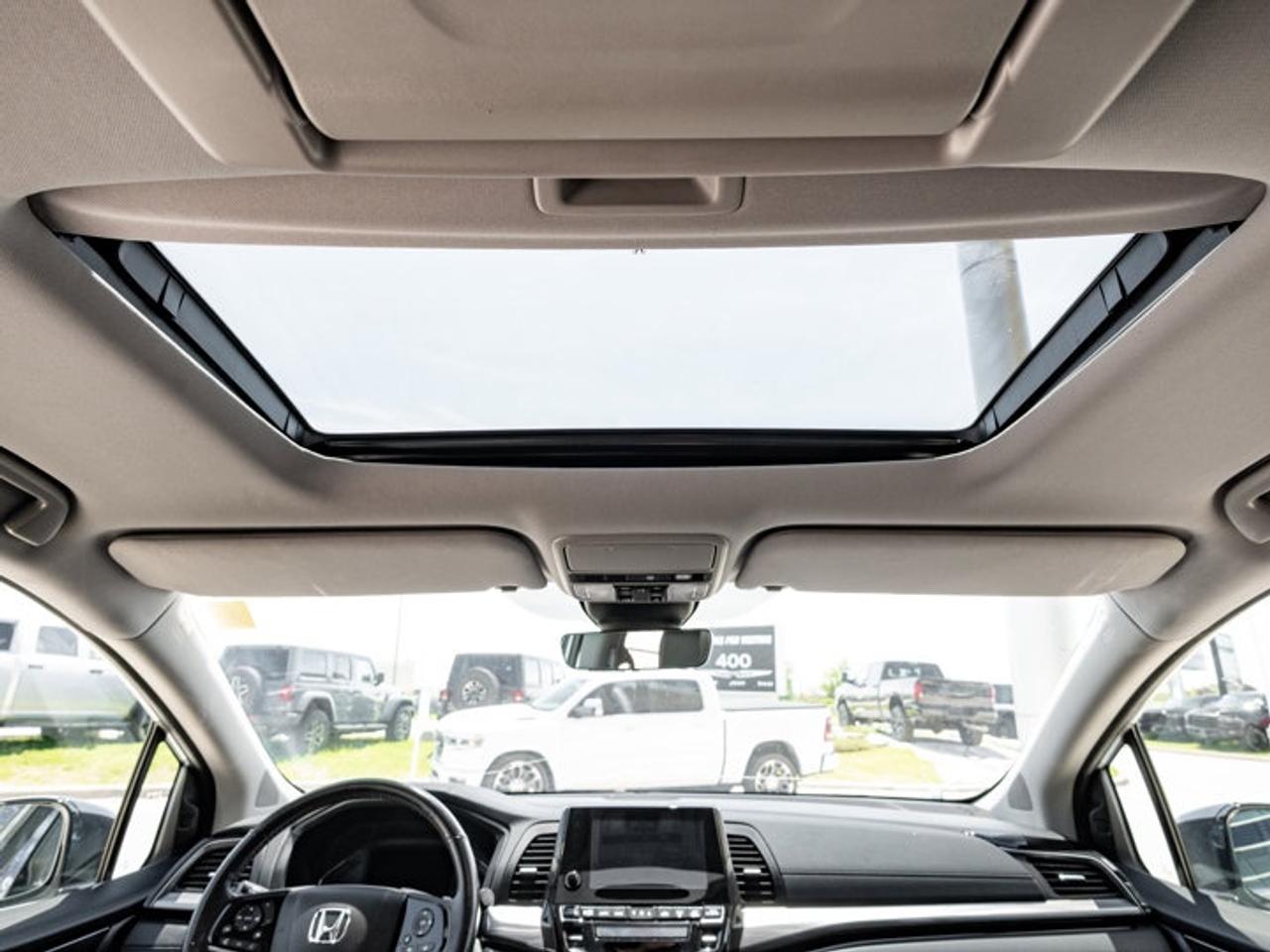 2022 Honda Odyssey Touring Photo