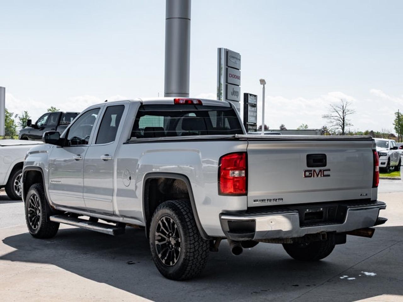 2015 GMC Sierra 1500 SLE Photo