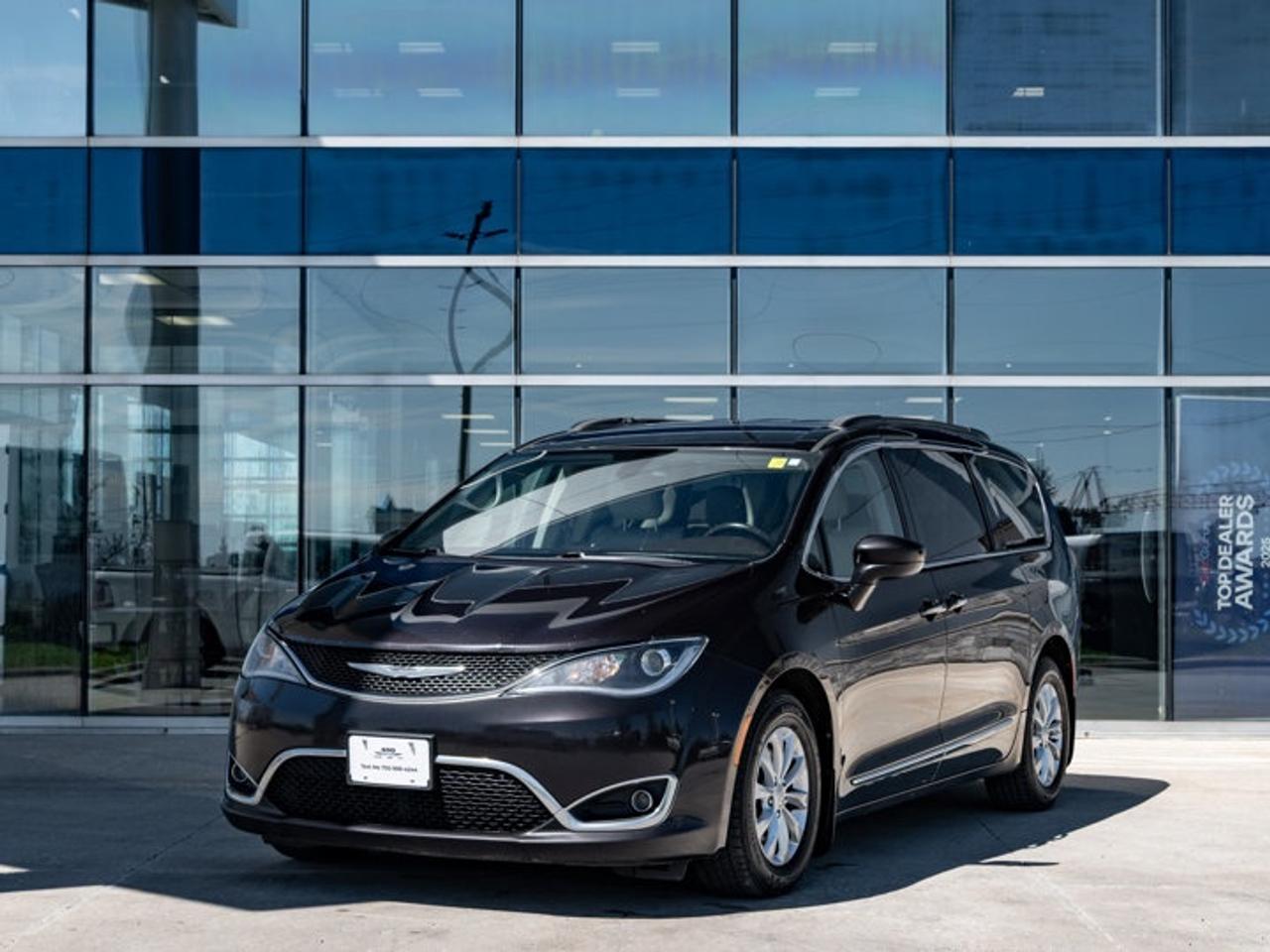 2017 Chrysler Pacifica Touring-L Photo