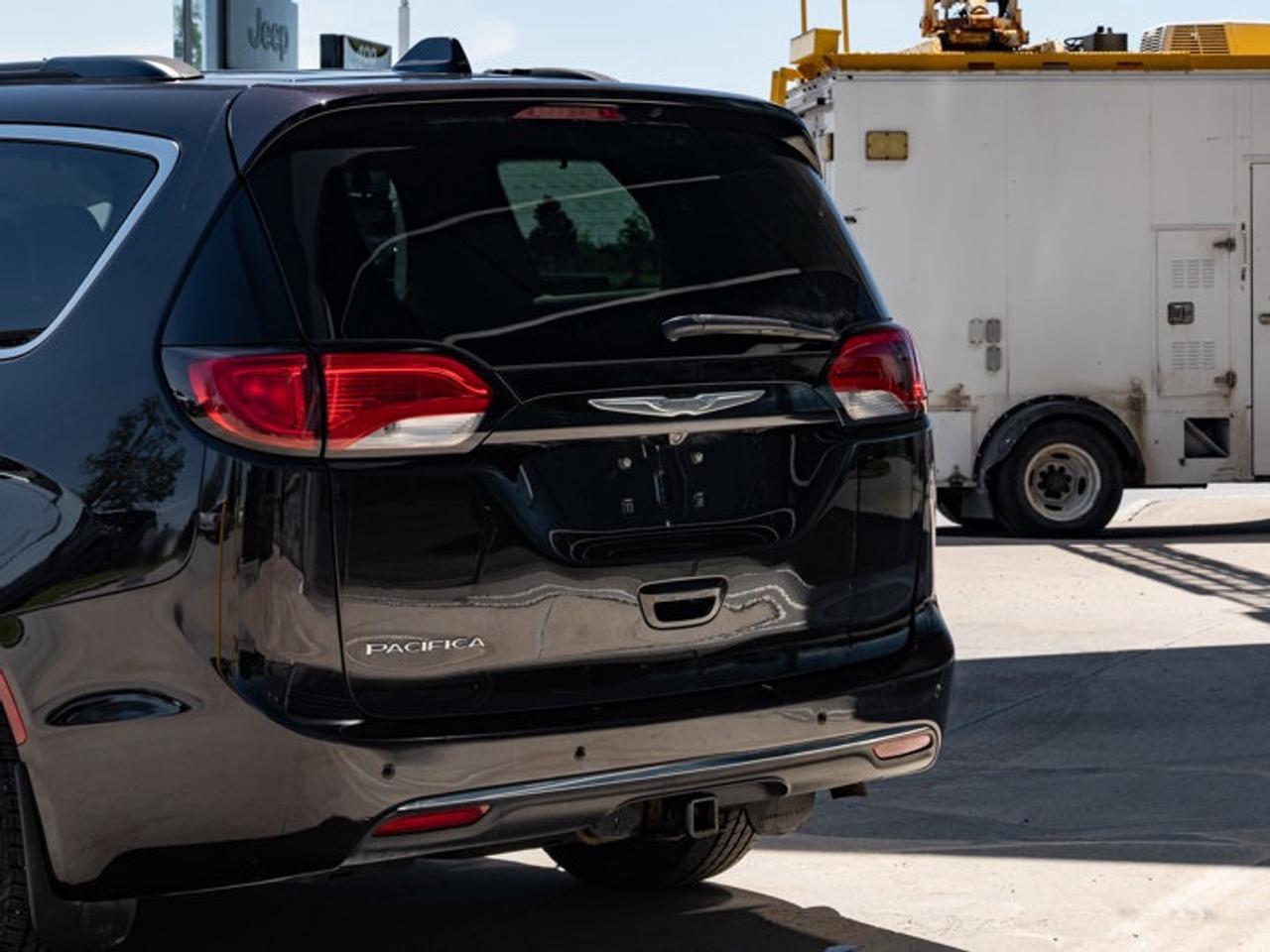 2017 Chrysler Pacifica Touring-L Photo