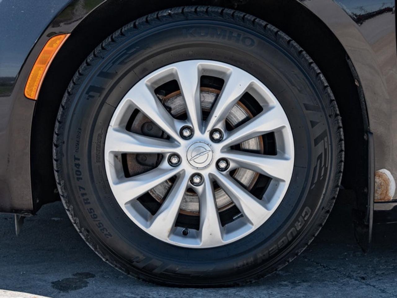 2017 Chrysler Pacifica Touring-L Photo
