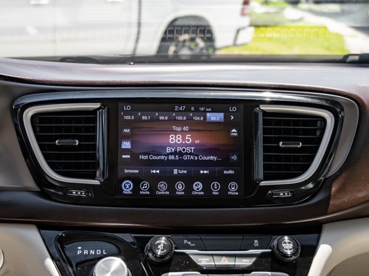 2017 Chrysler Pacifica Touring-L Photo