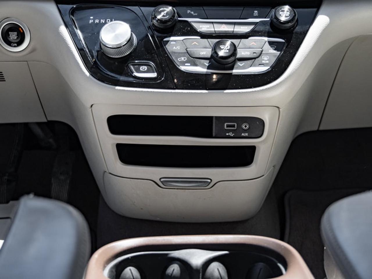 2017 Chrysler Pacifica Touring-L Photo