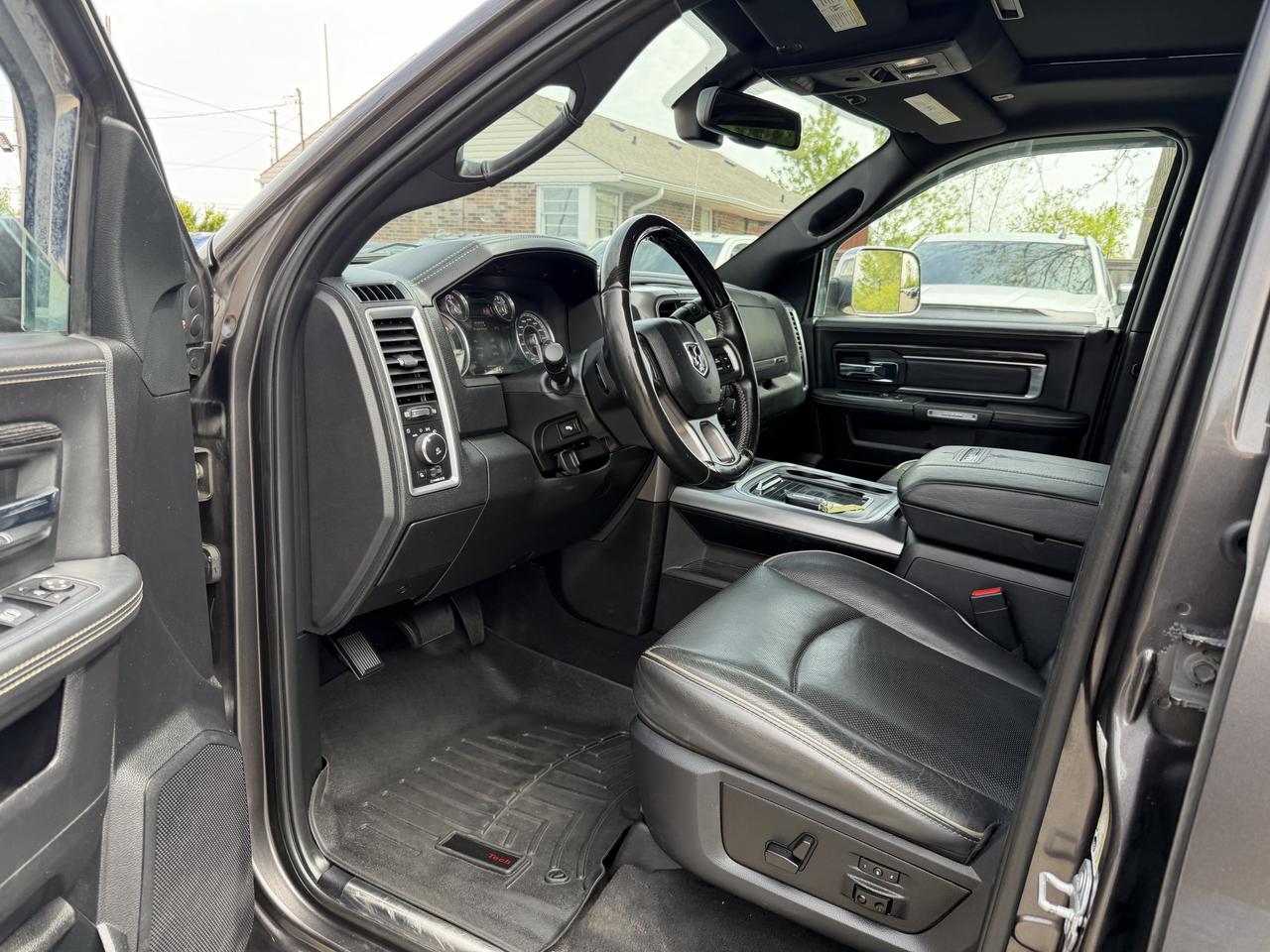 2017 RAM 2500 Limited | Cummins Diesel | MegaCab | Clean CARFAX Photo