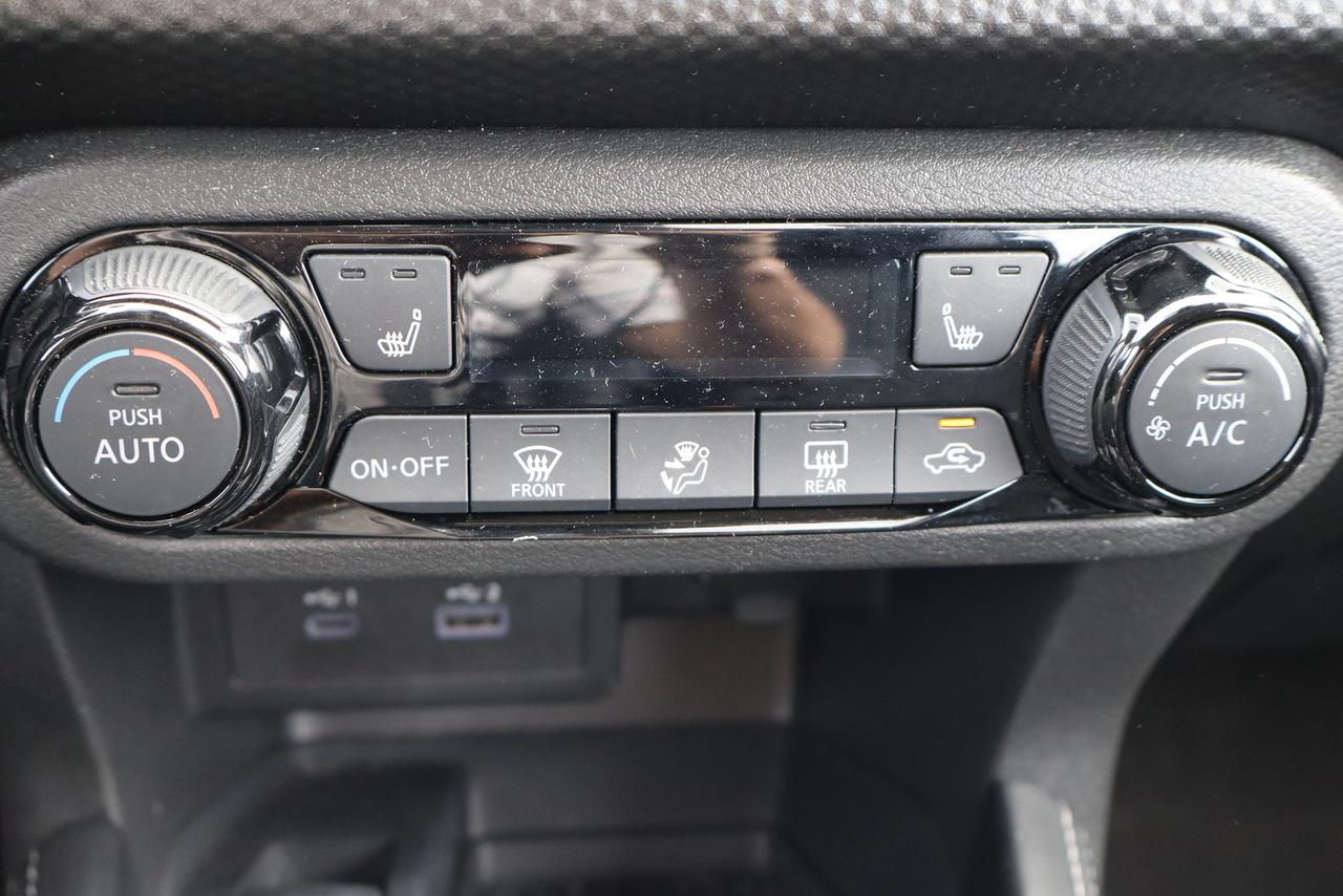 2025 Nissan Kicks SV Photo