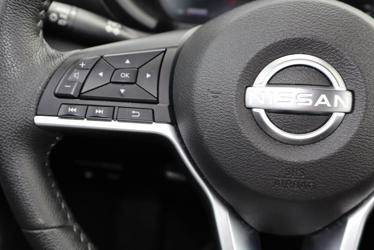 2025 Nissan Kicks SV Photo