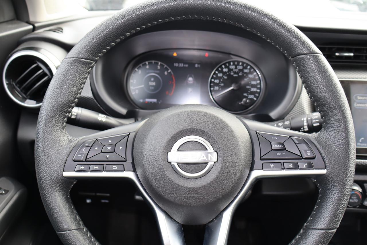 2025 Nissan Kicks SV Photo