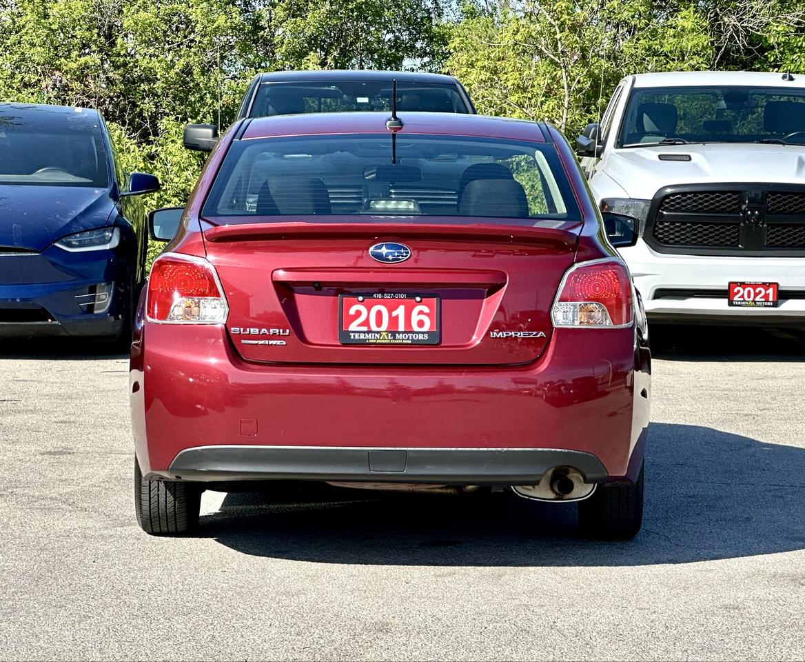 2016 Subaru Impreza 2.0i Photo3