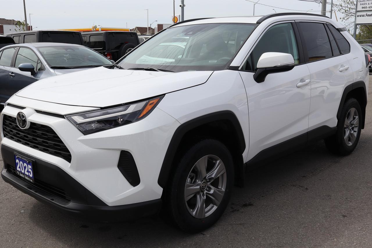 2025 Toyota RAV4 XLE AWD Photo