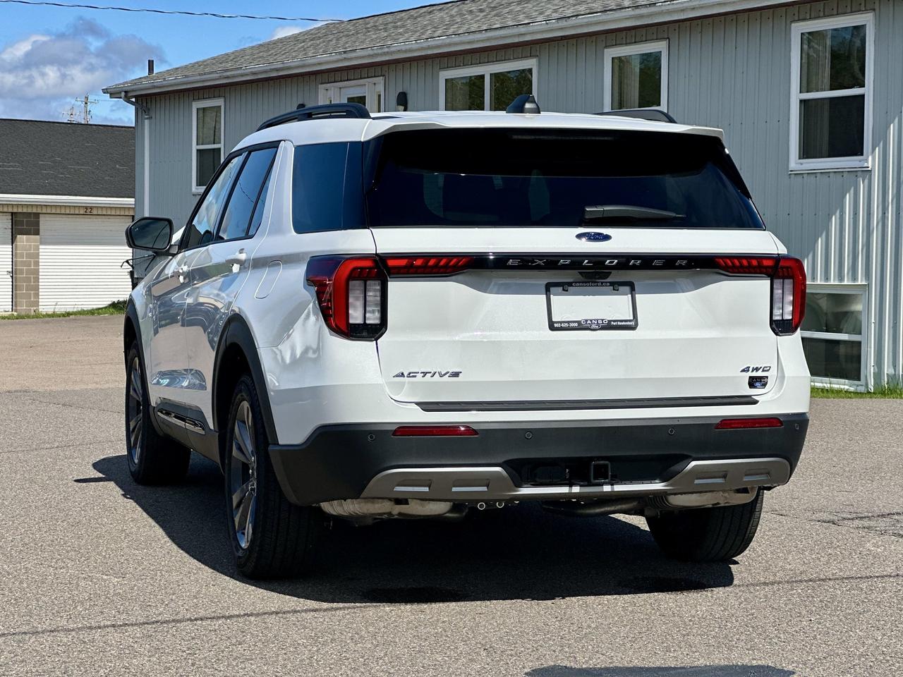 2026 Ford Explorer Active w/200A Pkg 4WD Photo3